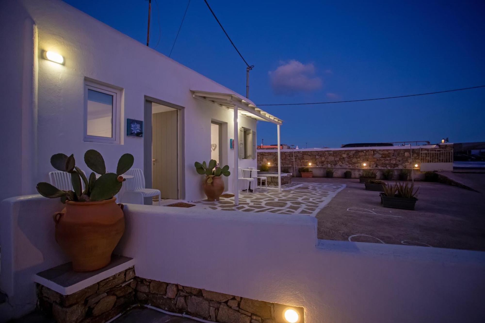 Sing And Blossom Accommodation Mykonos Town Экстерьер фото