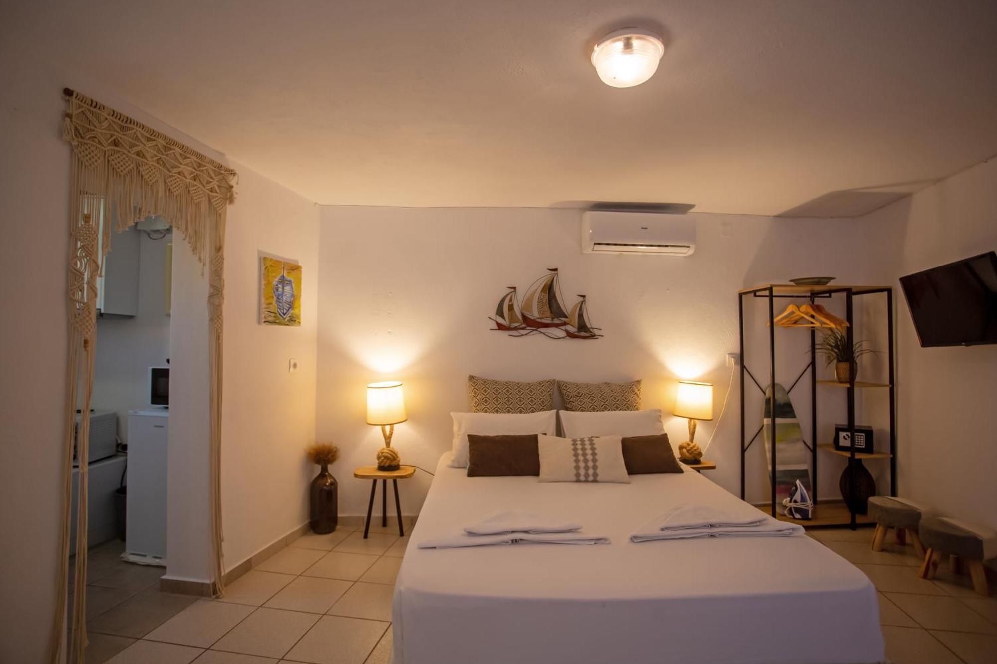 Sing And Blossom Accommodation Mykonos Town Экстерьер фото