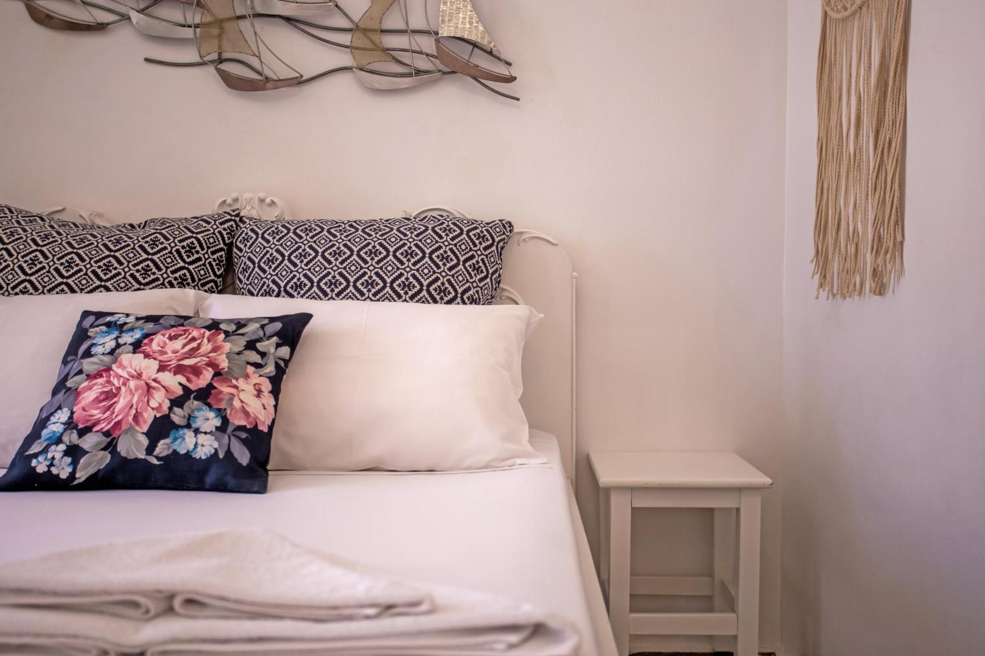 Sing And Blossom Accommodation Mykonos Town Экстерьер фото