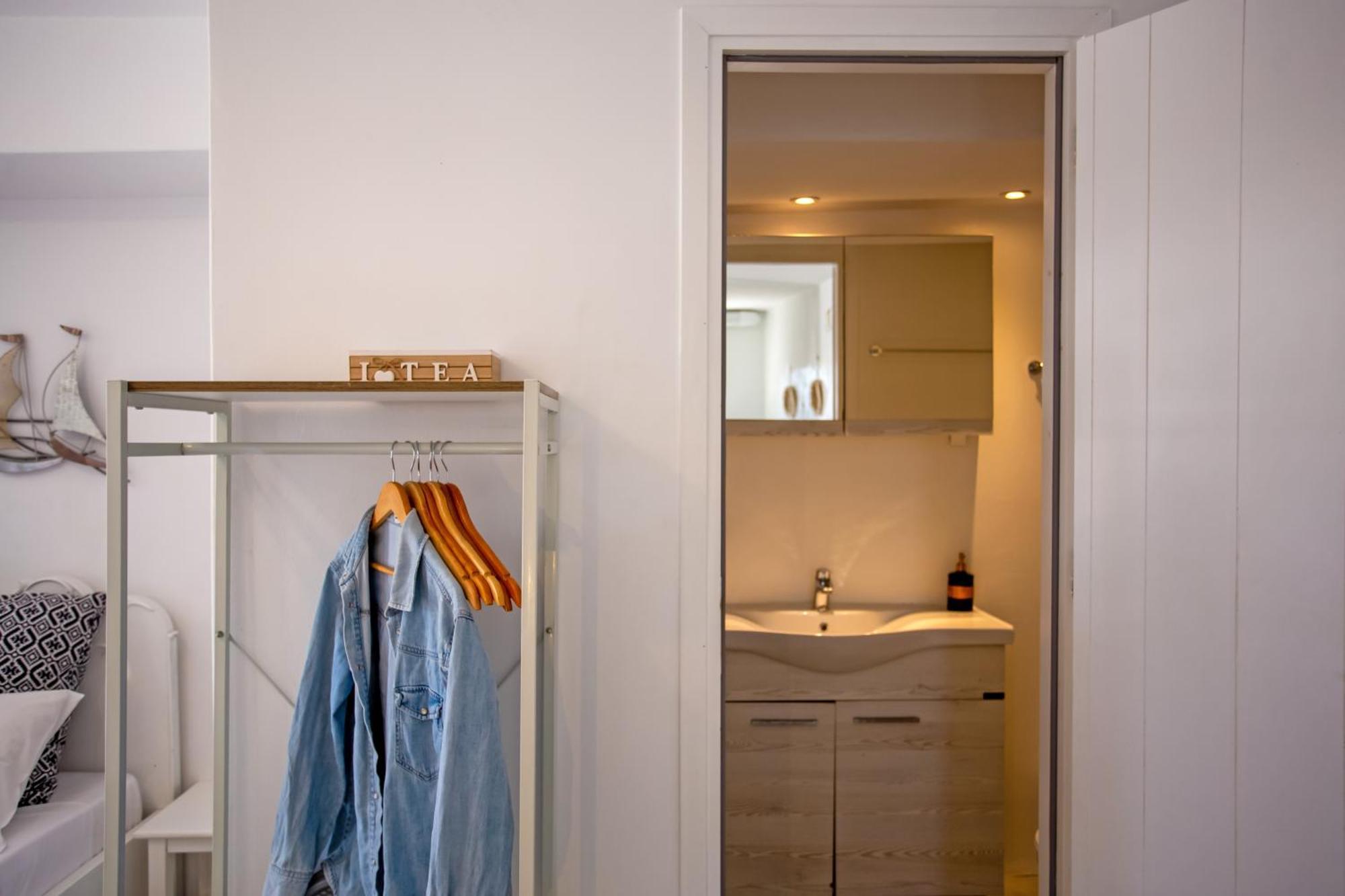 Sing And Blossom Accommodation Mykonos Town Экстерьер фото