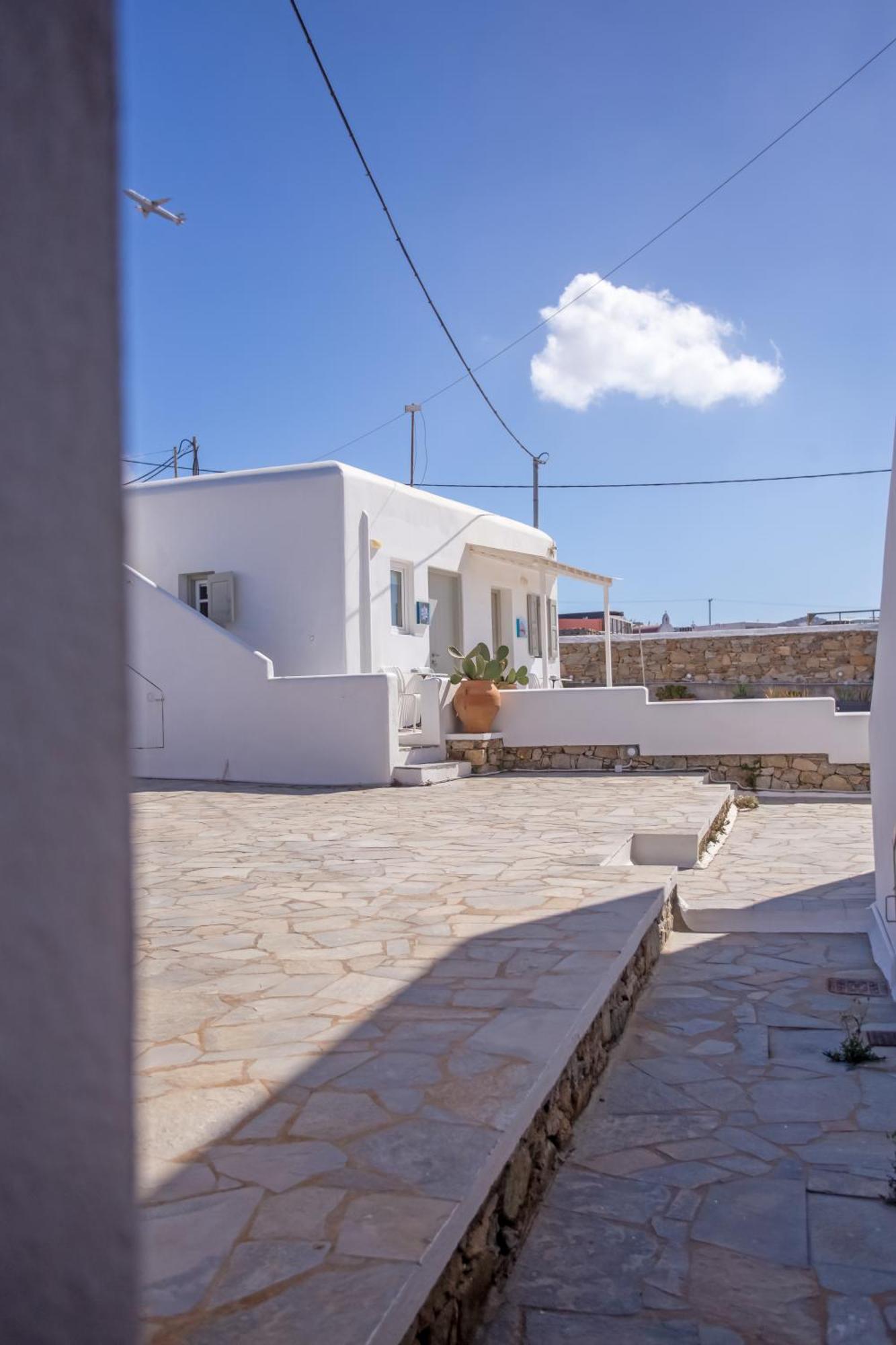 Sing And Blossom Accommodation Mykonos Town Экстерьер фото