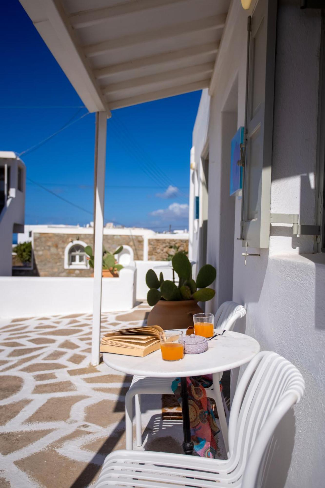 Sing And Blossom Accommodation Mykonos Town Экстерьер фото